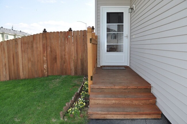 211 Whisper Knoll Cir in Anchorage, AK - Building Photo - Building Photo