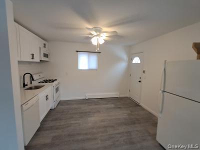 16 Russell St in Wyandanch, NY - Building Photo - Building Photo