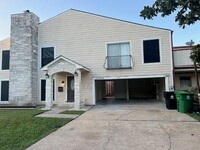 10746 Boardwalk St in Houston, TX - Foto de edificio - Building Photo