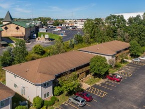 Ashford Apartments in Davenport, IA - Building Photo - Building Photo