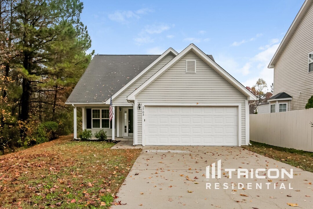 1703 Mission Oaks St in Kannapolis, NC - Building Photo