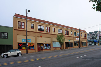 Rose Garden Apartments in Portland, OR - Building Photo - Building Photo