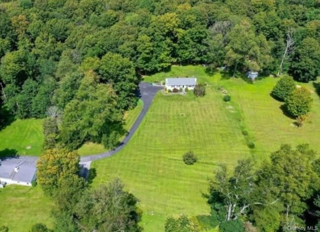 180 Sylvan Lake Rd in Hopewell Junction, NY - Building Photo - Building Photo