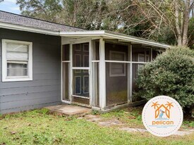 5910 Duchess Rd in Pensacola, FL - Building Photo