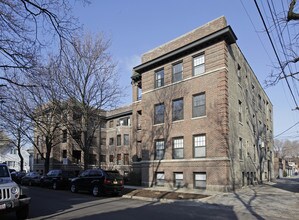 2701 N Wilton Ave in Chicago, IL - Foto de edificio - Building Photo