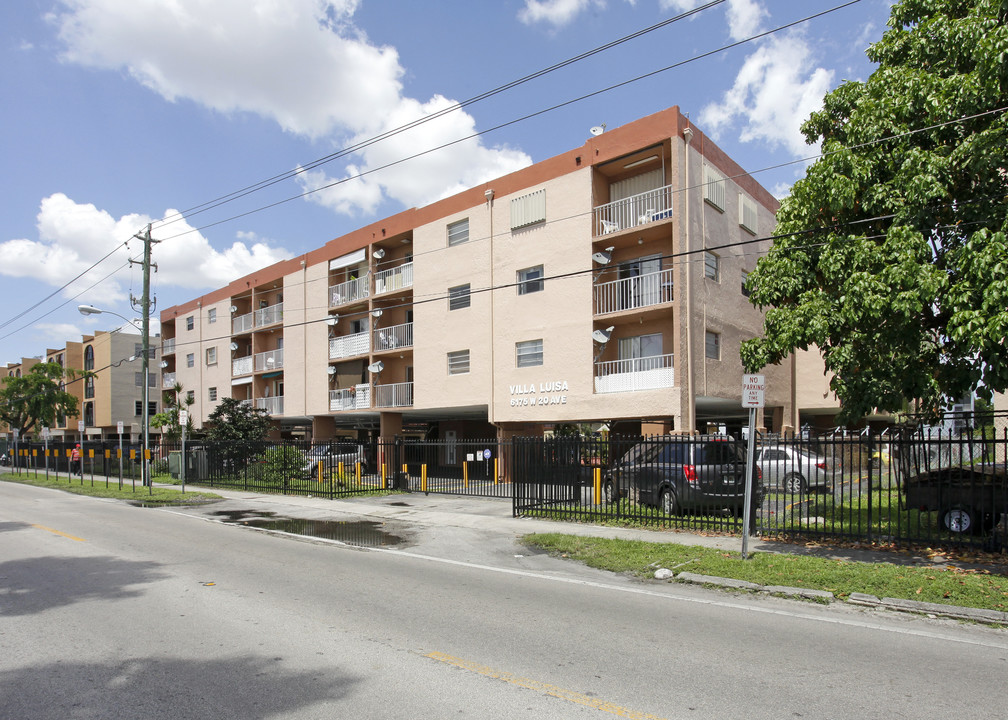 Villa Luisa in Hialeah, FL - Building Photo