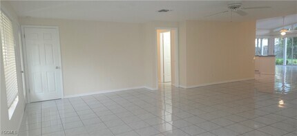 526 102nd Ave N in Naples, FL - Building Photo - Building Photo