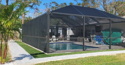 5220 Riverwood Ave in Sarasota, FL - Building Photo - Building Photo