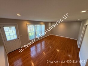 344 Boulder Dr in Glendale Heights, IL - Building Photo - Building Photo