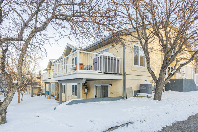 Dreamview Village Edgemont in Calgary, AB - Building Photo - Building Photo