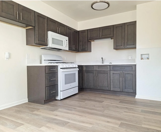 property at 4942 Clairemont Dr
