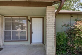 113 Meteor Dr in Austin, TX - Building Photo - Building Photo