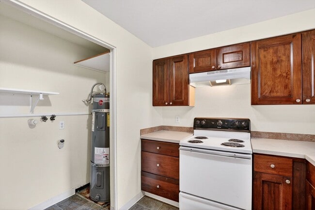 4801 NE Killingsworth St in Portland, OR - Building Photo - Building Photo