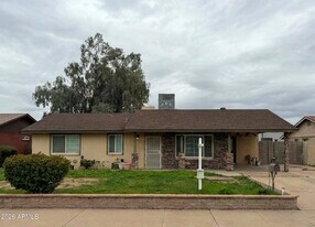 7613 W Devonshire Ave in Phoenix, AZ - Building Photo