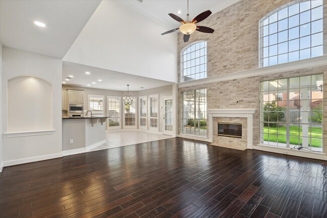 property at 30 Watermill Pl