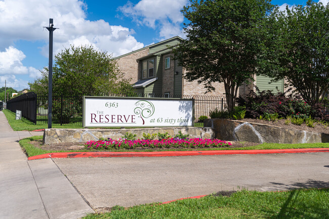 Reserve at 63 Sixty Three in Houston, TX - Building Photo - Building Photo