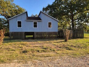 236 Adelaide Dr in Cleveland, TX - Building Photo - Building Photo