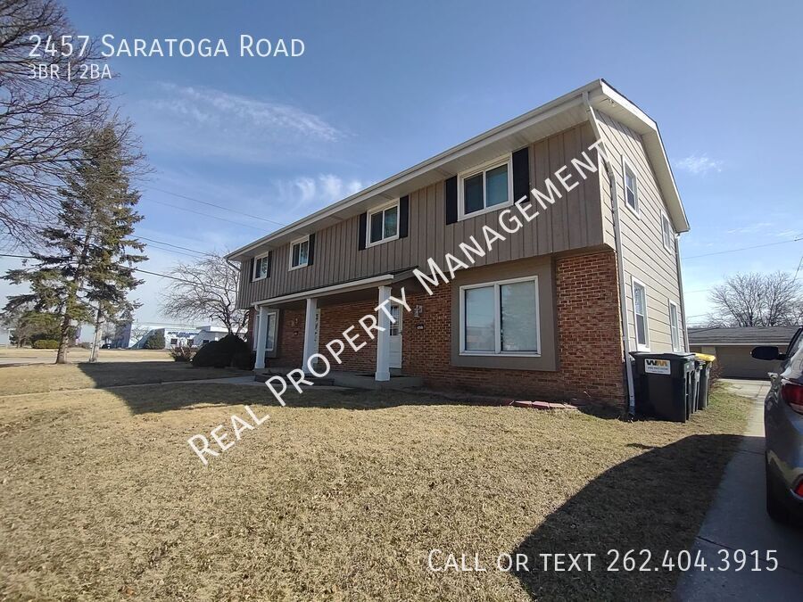 2457 Saratoga Rd in Waukesha, WI - Building Photo