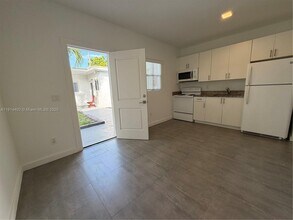 3051 SW 27th Ln in Miami, FL - Building Photo - Building Photo