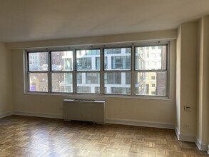864 8th Ave in New York, NY - Building Photo - Building Photo