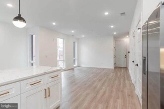 719 N 16th St in Philadelphia, PA - Building Photo - Building Photo