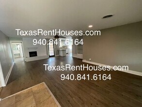 4602 Melody Ln in Wichita Falls, TX - Building Photo - Building Photo