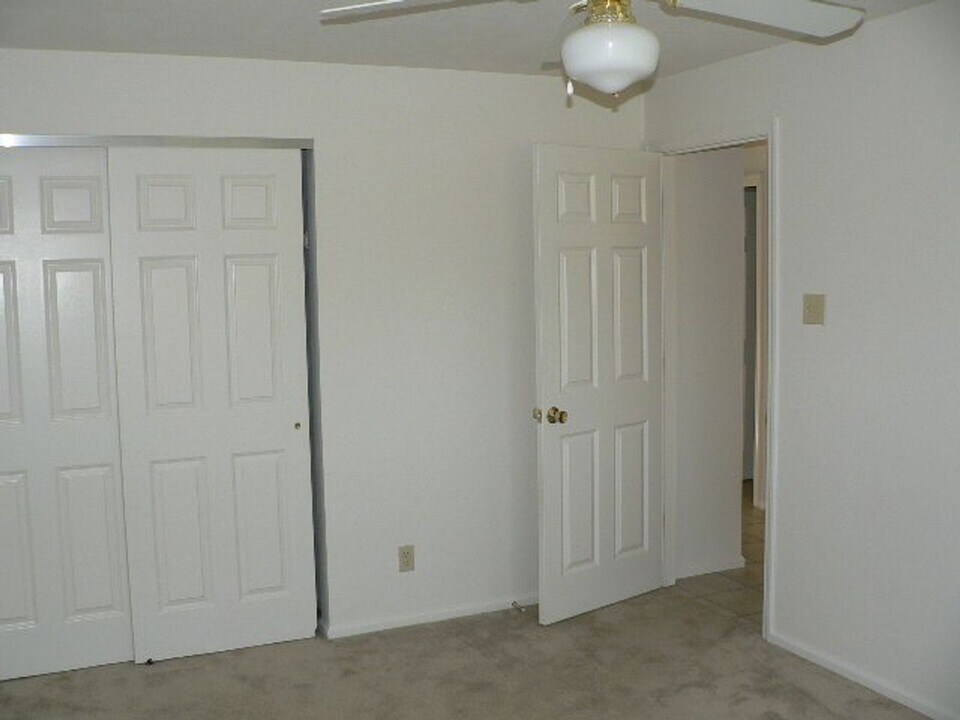 3779 Hickory House Ln in St. Louis, MO - Building Photo