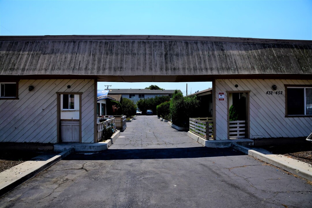 432 E Clara St in Port Hueneme, CA - Building Photo