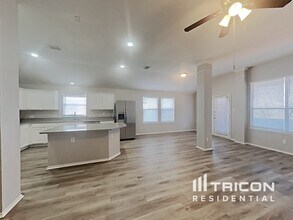 637 Chalk Knoll Rd in Fort Worth, TX - Building Photo - Building Photo