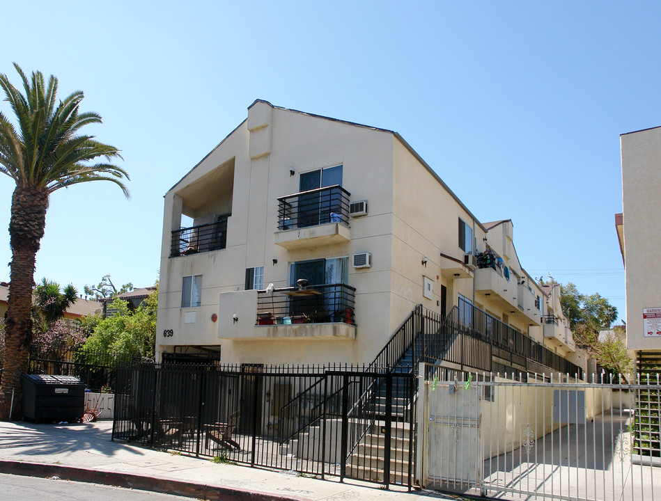 639 N Alexandria Ave in Los Angeles, CA - Foto de edificio