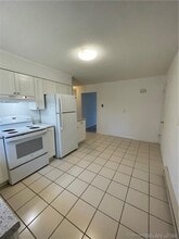 23 College St in Clinton, CT - Building Photo - Building Photo