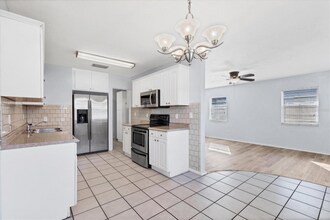 2803 10th Ave W in Bradenton, FL - Building Photo - Building Photo