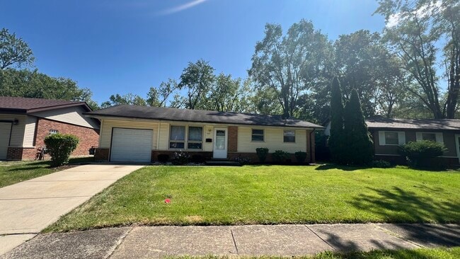 property at 3321 Hickory Ln