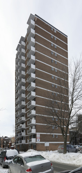 3505 Sainte-Famille in Montréal, QC - Building Photo