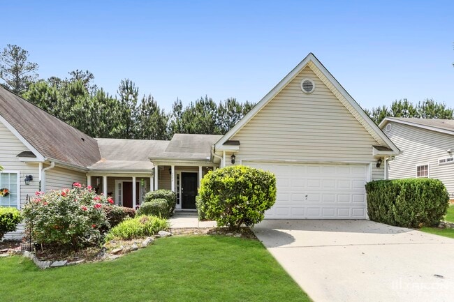 property at 2177 Red Oak Cir