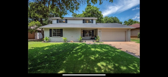 1213 Mockingbird Ln
