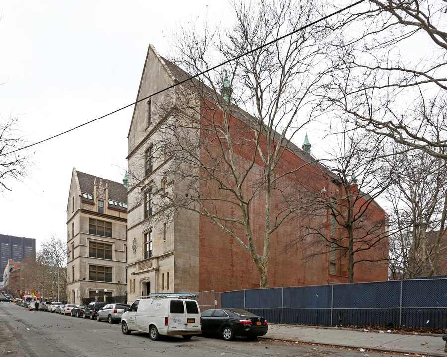 Artspace PS109 in New York, NY - Building Photo