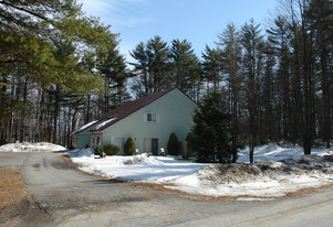 Cramer Woods Apartments in Malta, NY - Foto de edificio - Building Photo