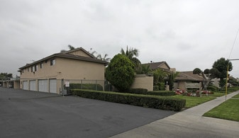 Hacienda Real Apartments in Anaheim, CA - Building Photo