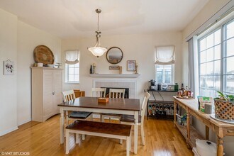 358 S Winchester Dr in Round Lake, IL - Building Photo - Building Photo