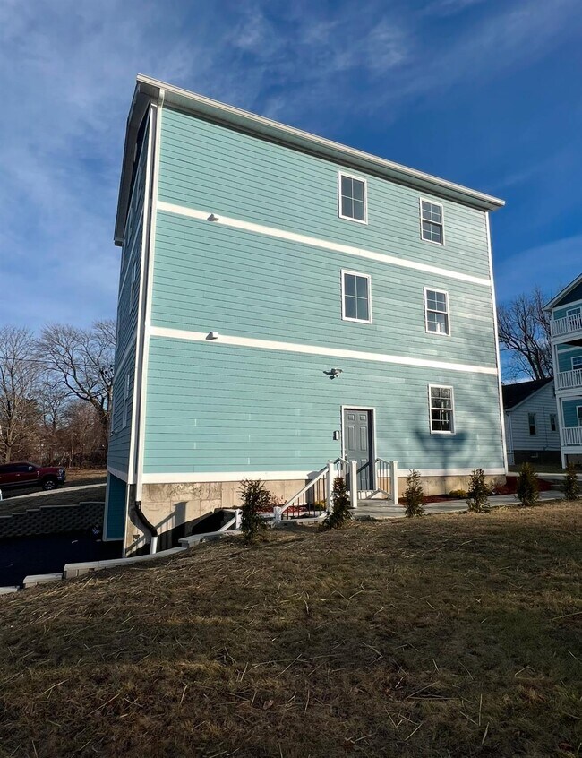 13 N Plank Rd-Unit -1 in Newburgh, NY - Building Photo - Building Photo