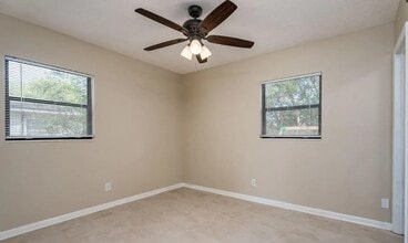 7707 Falcon St in Jacksonville, FL - Foto de edificio - Building Photo