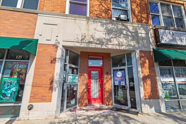 property at 123 W 1st St