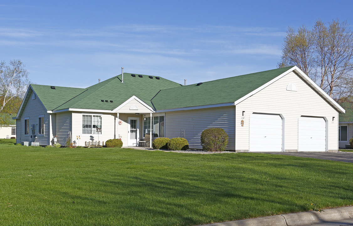 Cottage Court in Cold Spring, MN - Building Photo