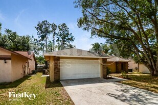1907 Landside Dr in Valrico, FL - Building Photo