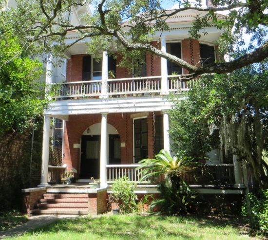 212 E Huntingdon St in Savannah, GA - Building Photo - Primary Photo