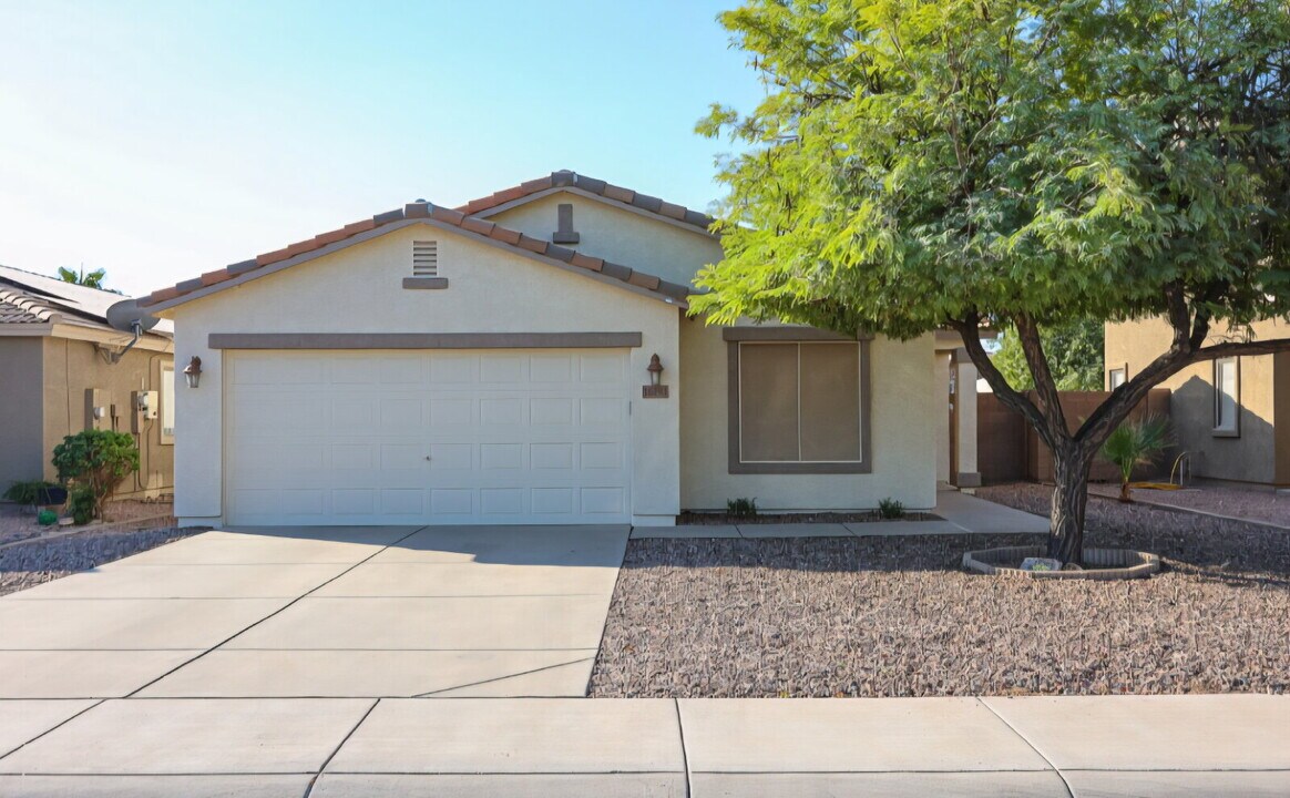 16320 W Waddell Rd in Surprise, AZ - Building Photo