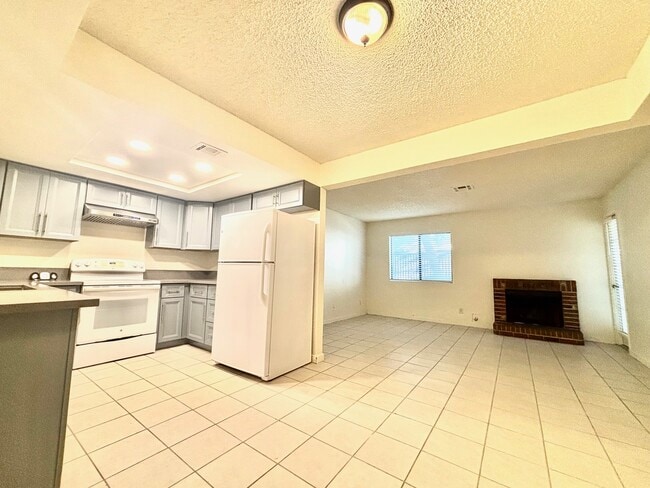 1701 E Katie Ave in Las Vegas, NV - Building Photo - Building Photo