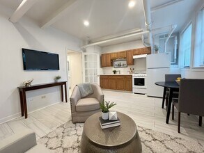 3604 W Dickens Ave in Chicago, IL - Foto de edificio - Building Photo