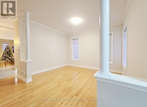 185 Paradelle Dr in Richmond Hill, ON - Building Photo - Building Photo